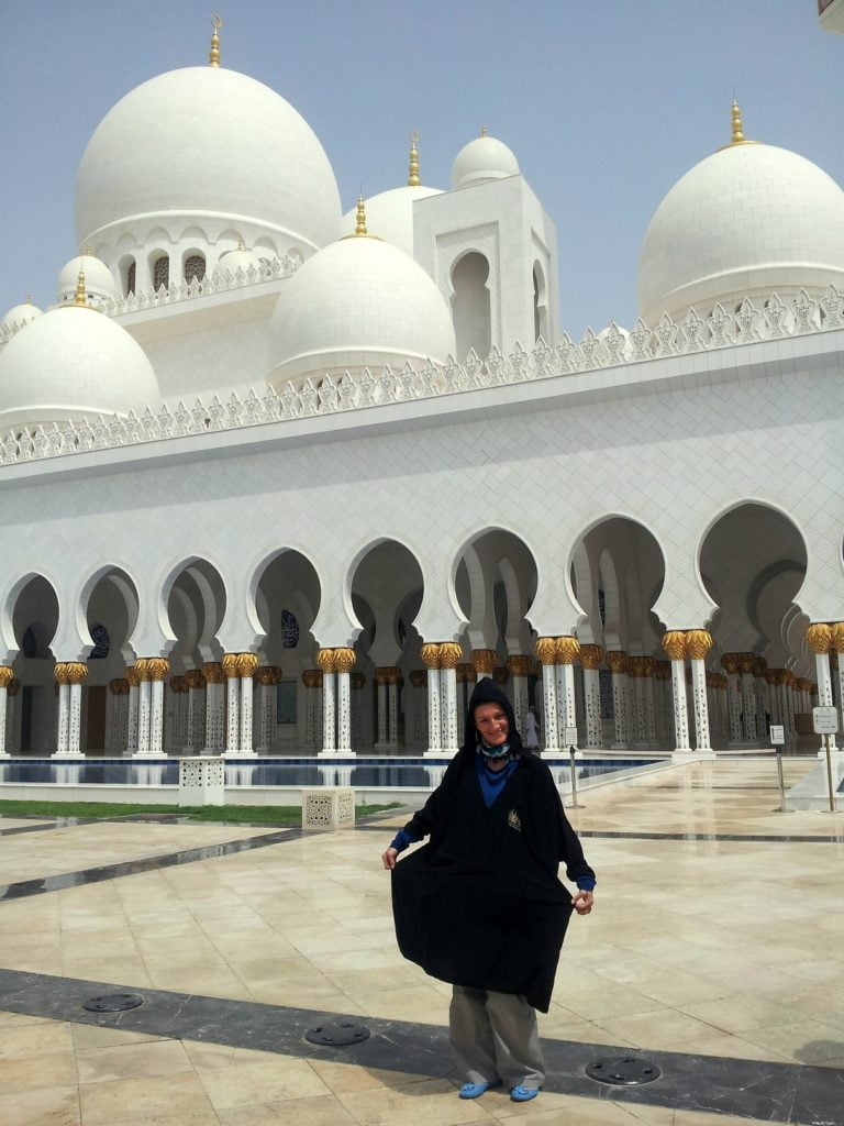 Grand Mosque of Abu Dhabi - Glimpses of the World