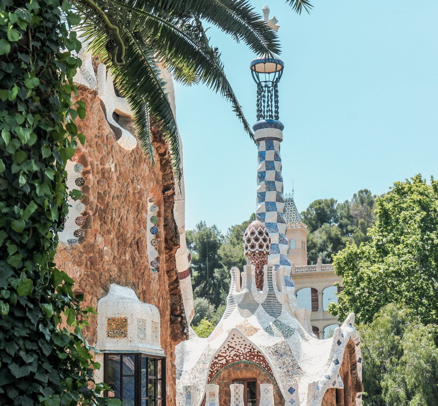 Park-Guell-Barcelona-Glimpses-of-the-World