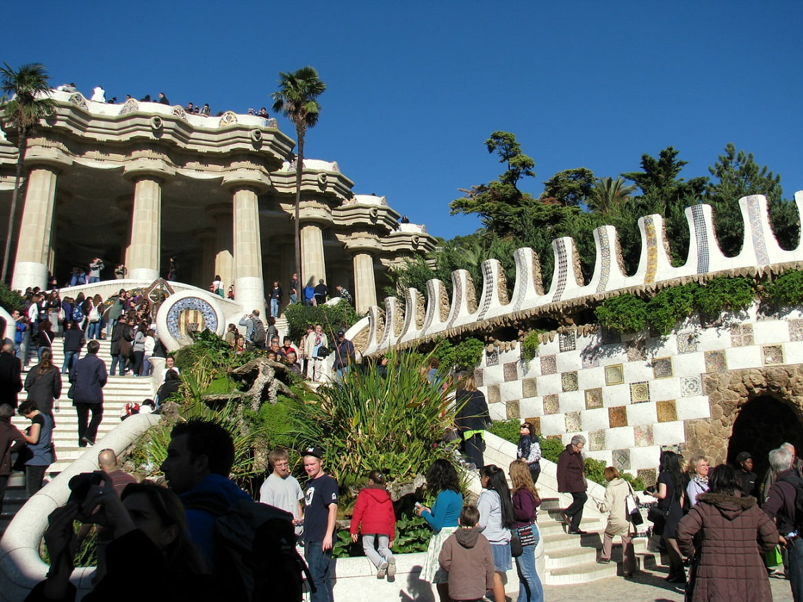 PLACES TO VISIT IN BARCELONA :: Park Guell