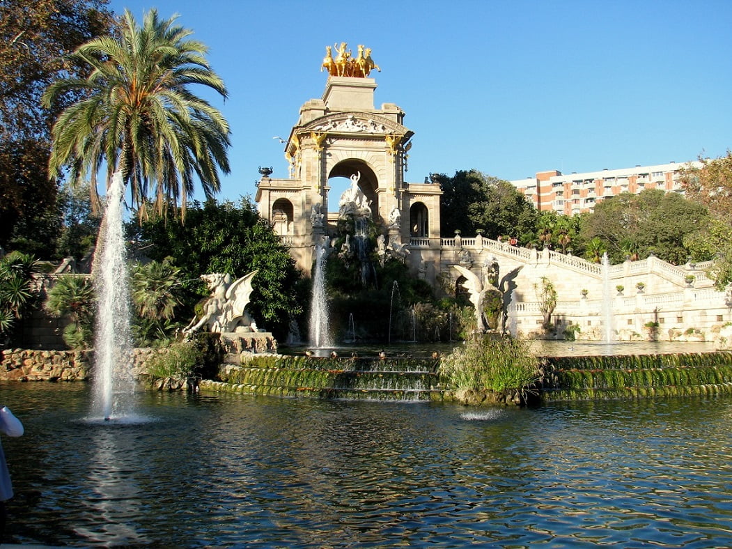 HISTORY OF BARCELONA CITY :: With A Stroll