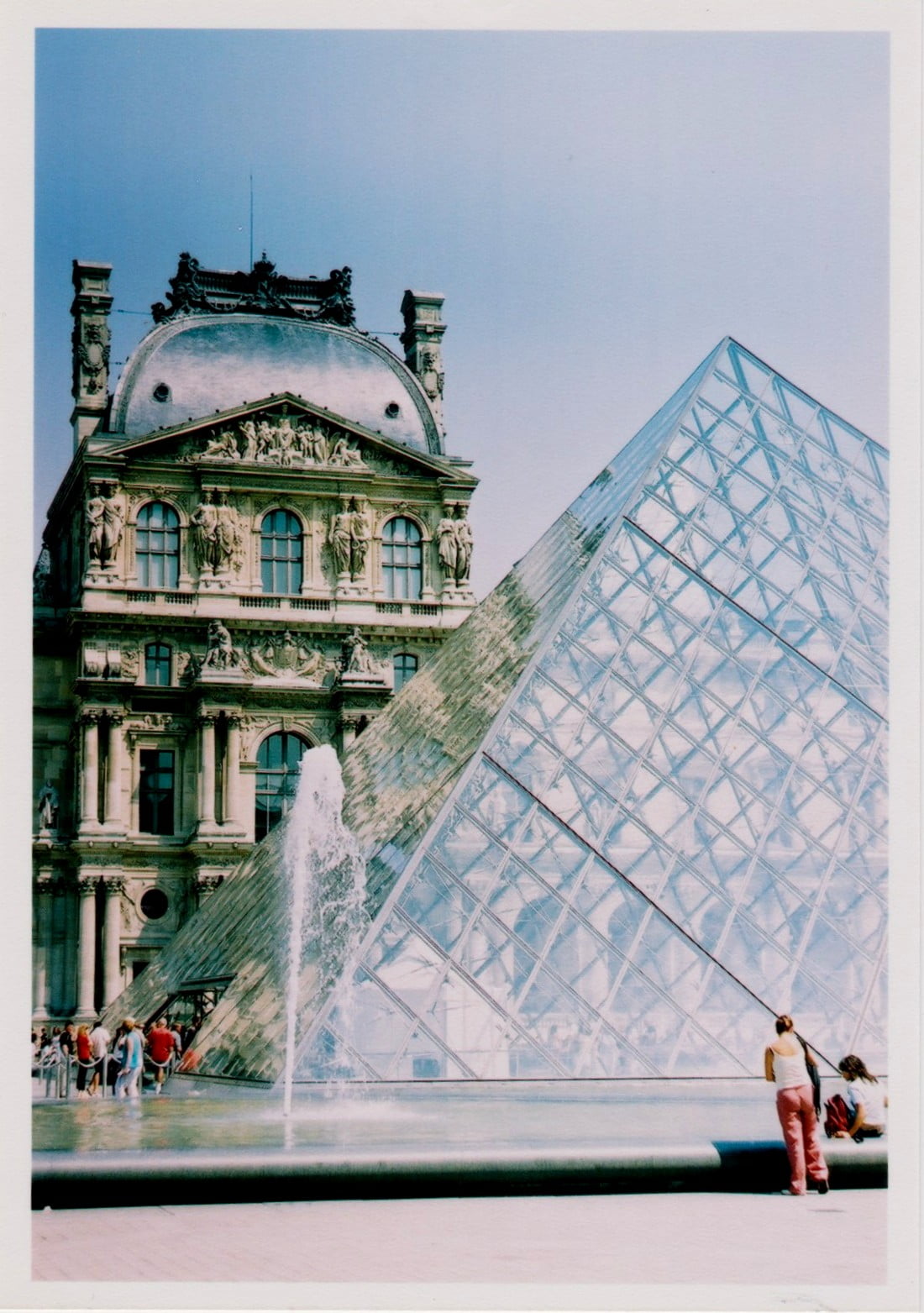 Louvre-Museum-Paris-Glimpses-of-the-World