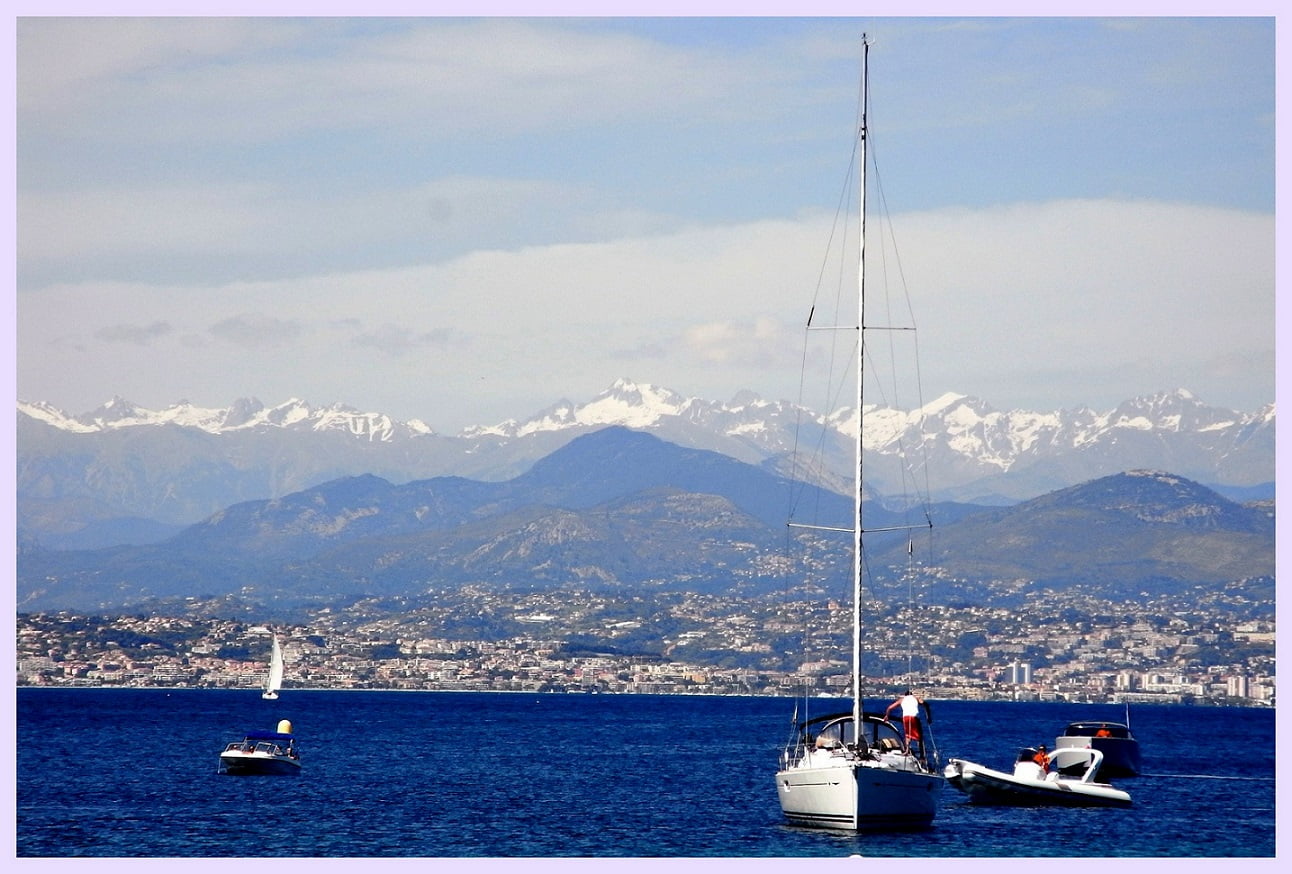 France-travel-French-Riviera-small-towns-summer-vacation-Glimpses-of-The-World