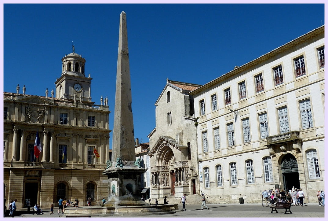 France-Arles-Glimpses-of-The-World