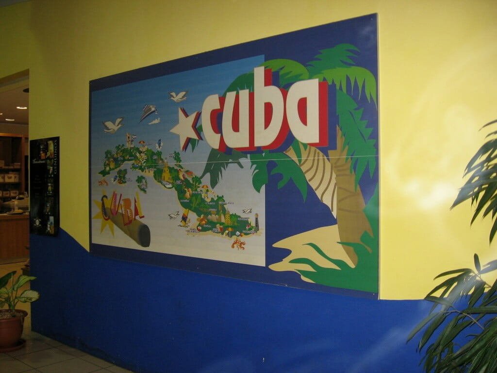 Cuba-airport-Glimpses-of-The-World