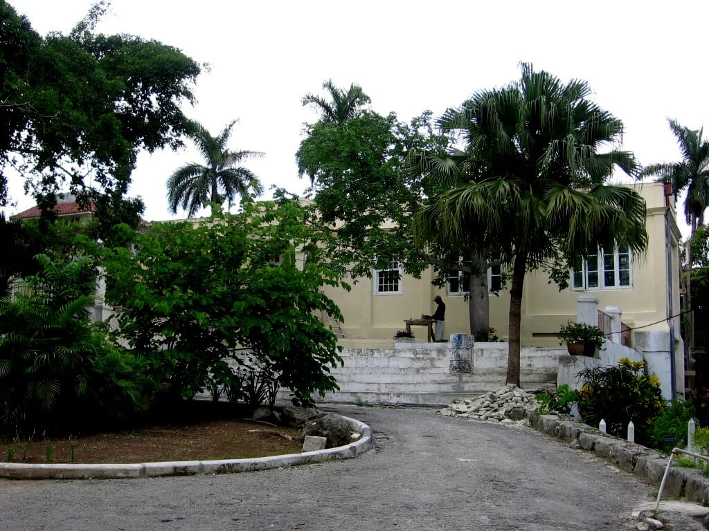 Cuba-Ernest-Hemingway-house-Glimpses-of-The-World
