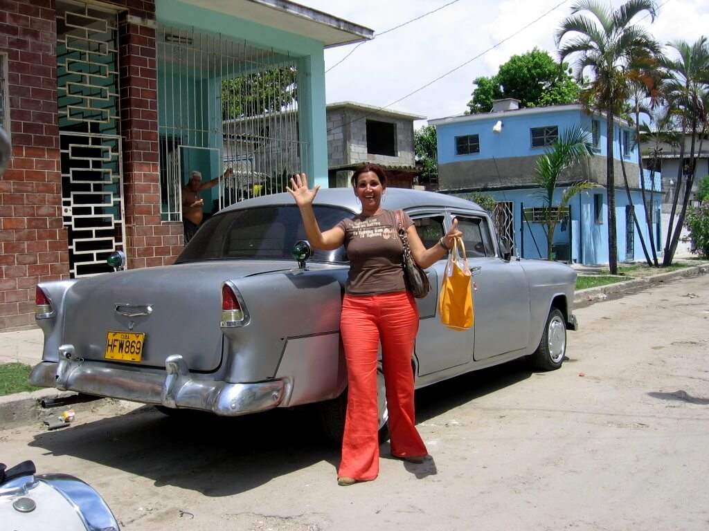 Cuba-Havana-Callejon-de-Hammel-Glimpses-of-The-World