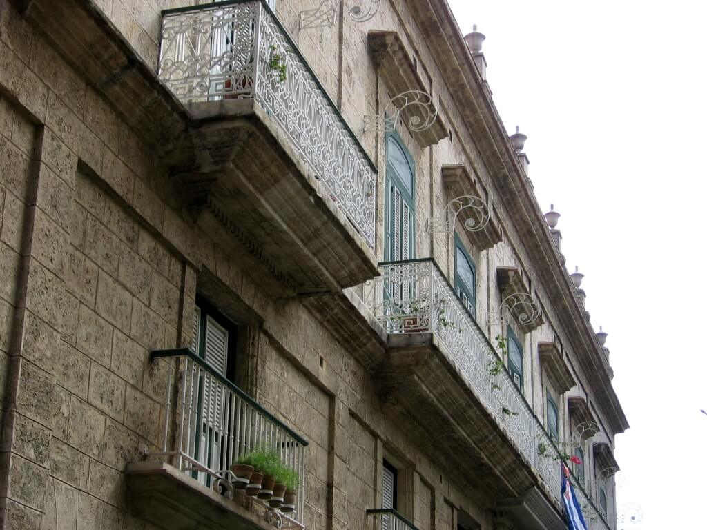 Cuba-Old Havana building