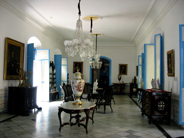 Colonial luxury building in Old Havana