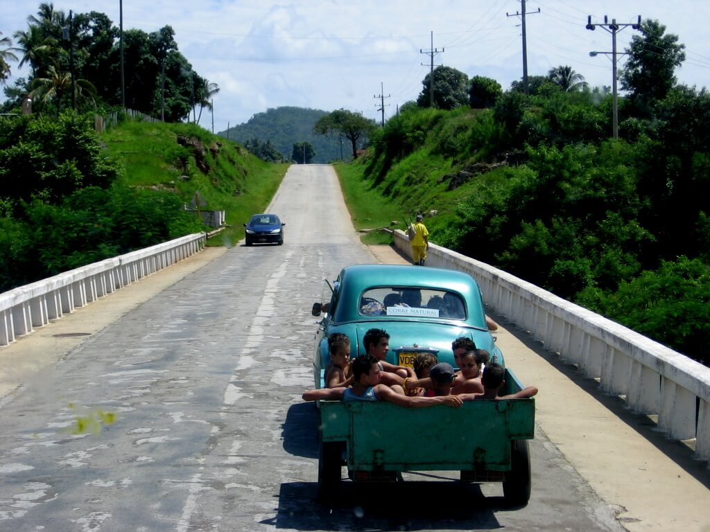 Cuba-cars-Glimpses-of-The-World