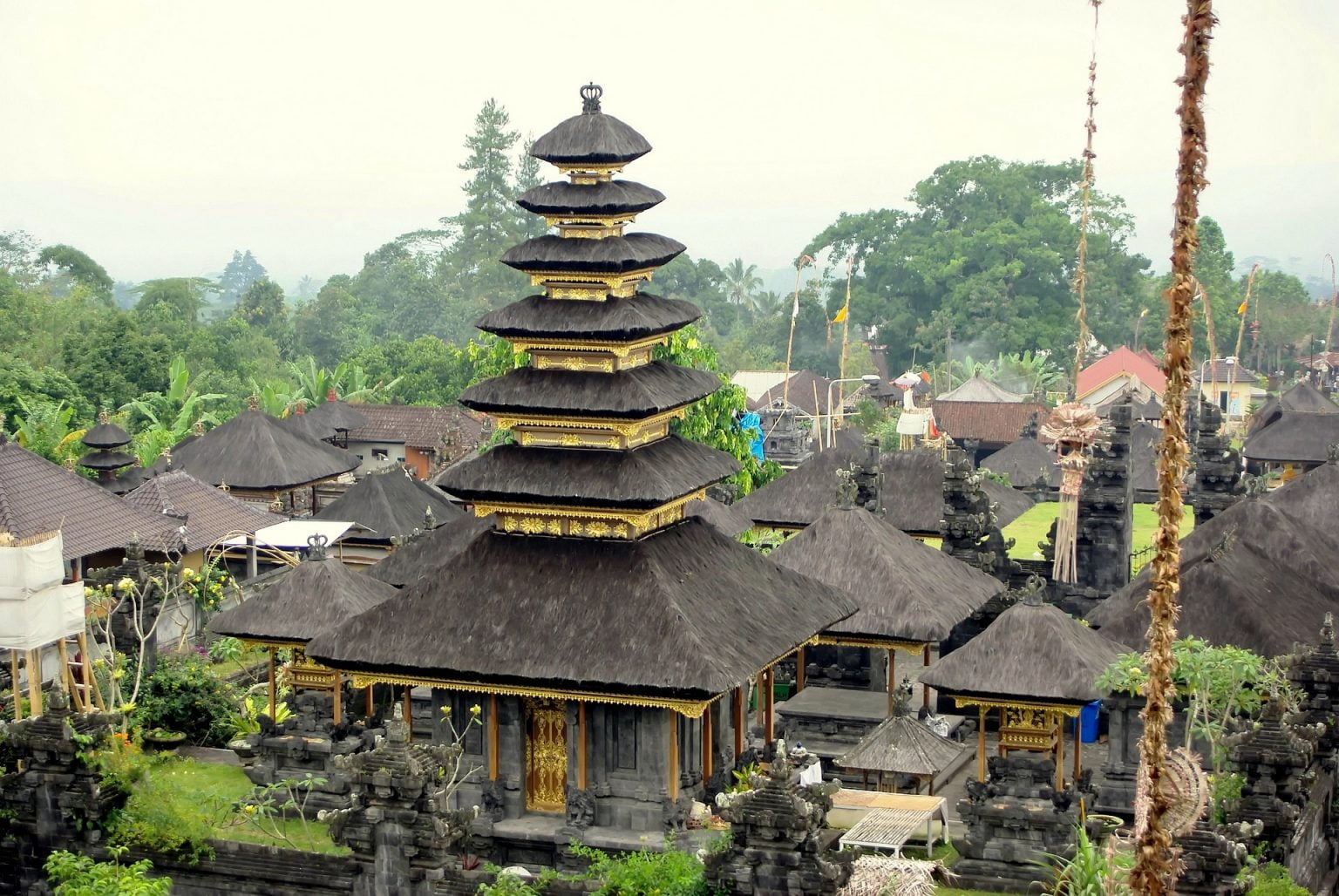 Besakih-Temple-Glimpses-of-the-World