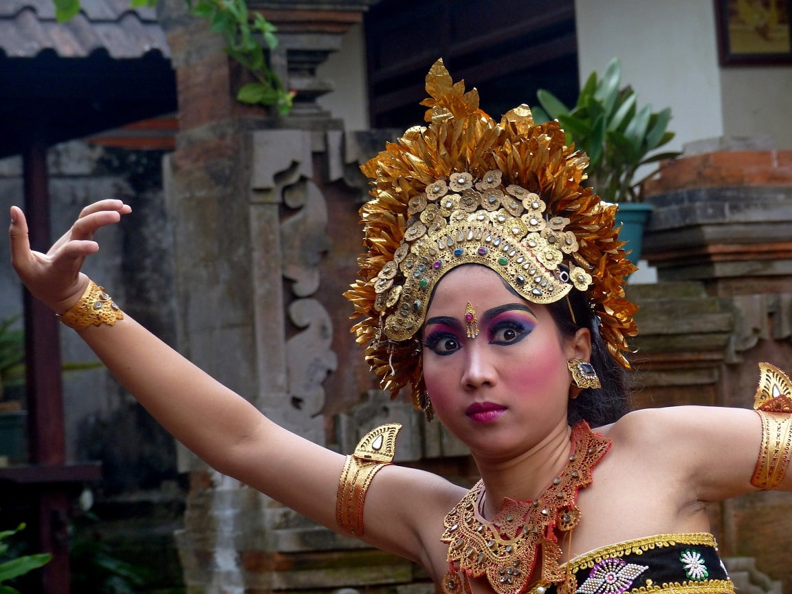 Female dancer Bali