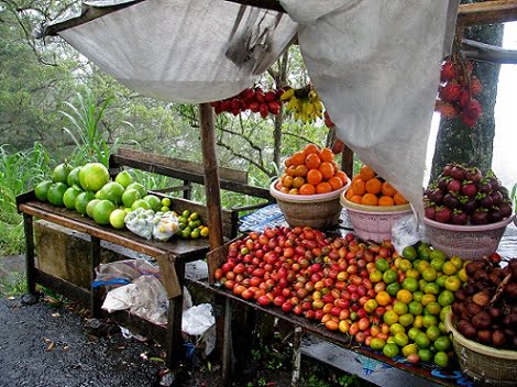 Bali-fruit-stall-Glimpses-of-The-World