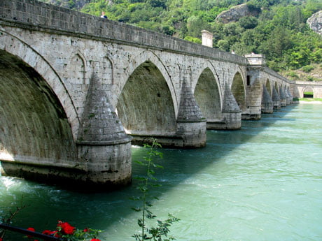 Serbia-travel-Drina-cruise-Glimpses-of-The-World