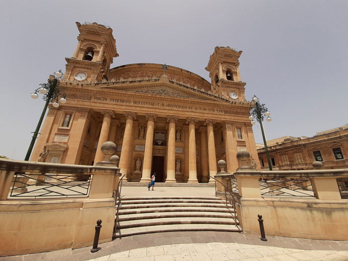 Malta-travel-Mosta-Glimpses-of-the-World