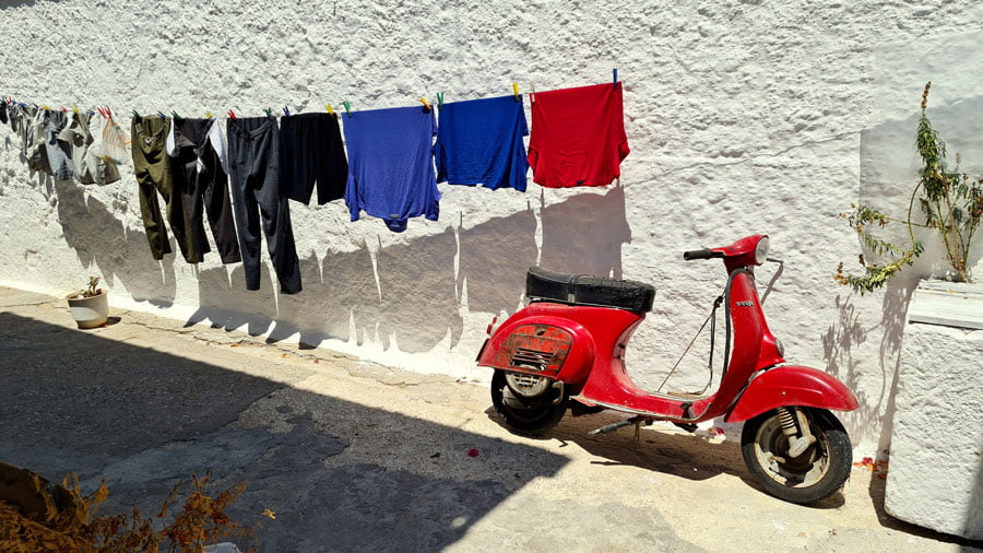 Gaios-laundry-Glimpses-of-the-World