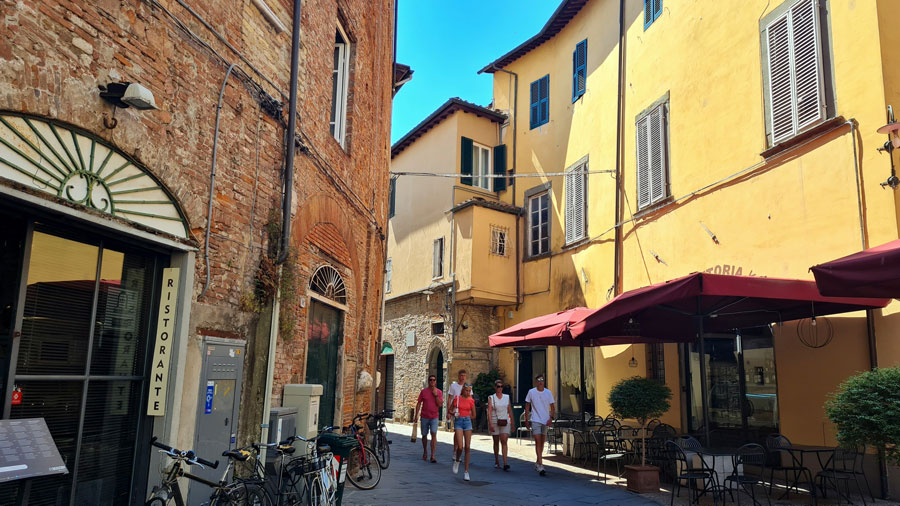 Lucca Italy walk