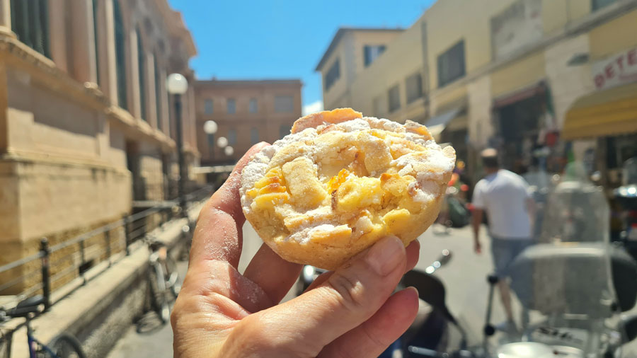 Sweet Italian pastry with cheese